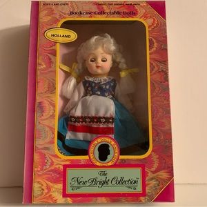 The New Bright Collection Bookcase Collectable Dolls, Holland NIB